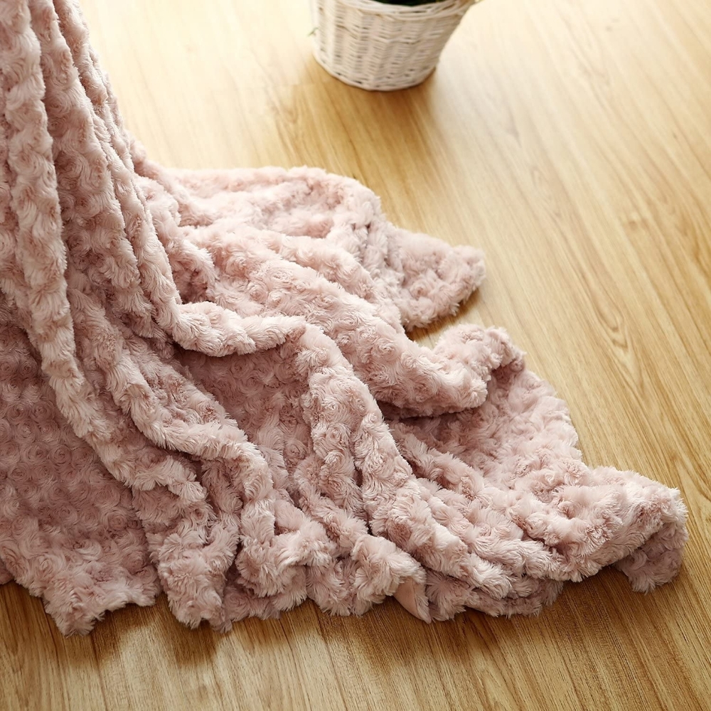 Rose Pattern Throw - Picture 5 of 6